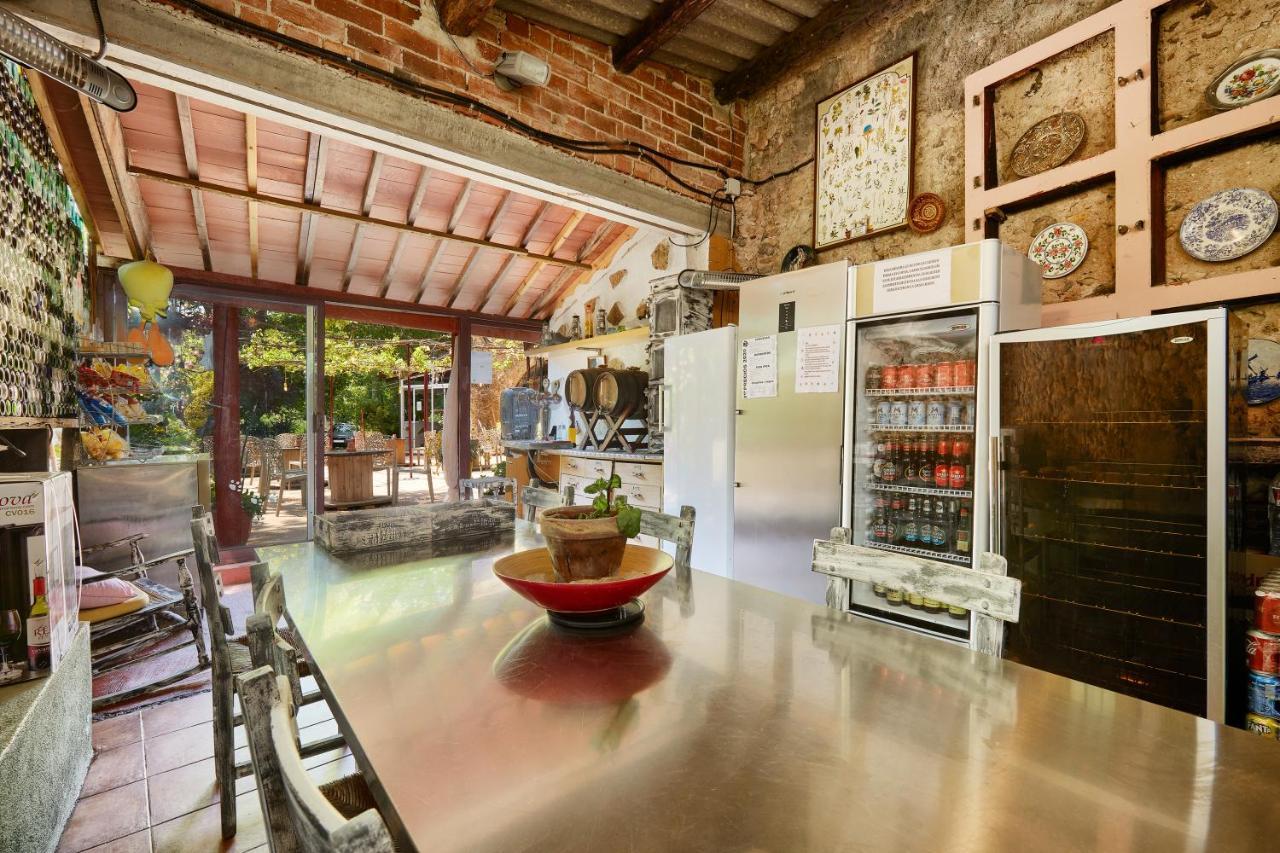 Bed and Breakfast Mas Torrencito pet friendly Parets d'Empordà Exterior foto