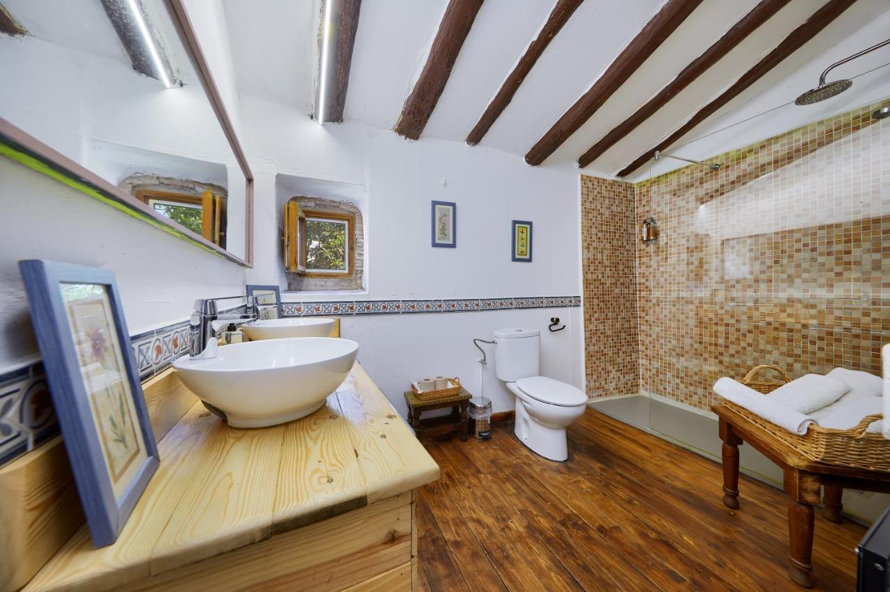 Bed and Breakfast Mas Torrencito pet friendly Parets d'Empordà Exterior foto
