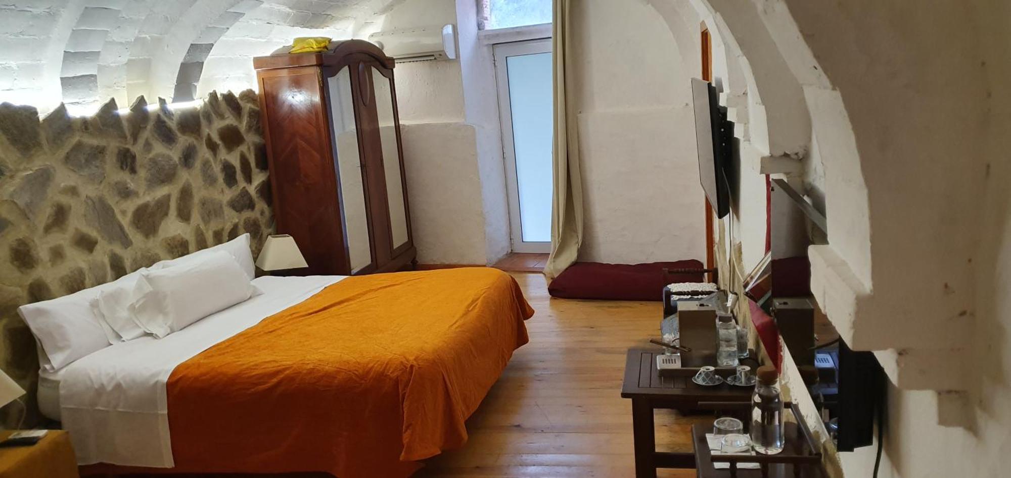 Bed and Breakfast Mas Torrencito pet friendly Parets d'Empordà Exterior foto