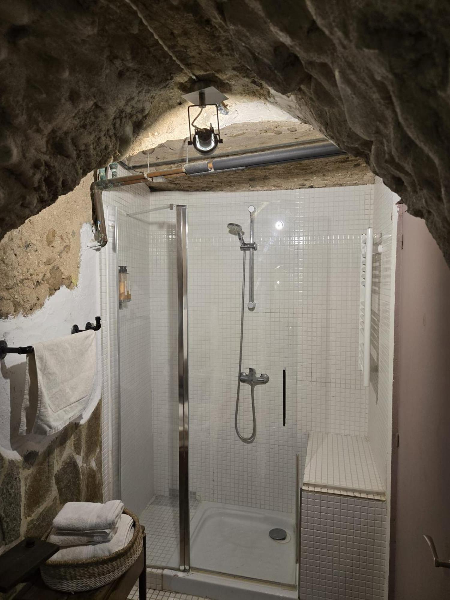 Bed and Breakfast Mas Torrencito pet friendly Parets d'Empordà Exterior foto