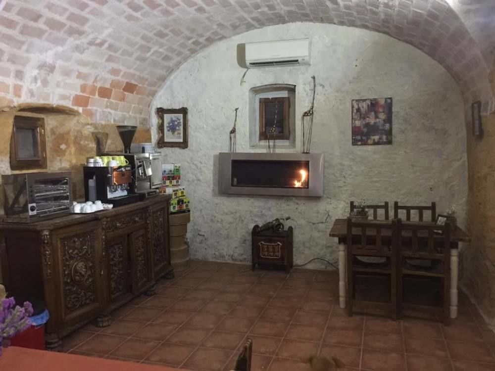 Bed and Breakfast Mas Torrencito pet friendly Parets d'Empordà Exterior foto